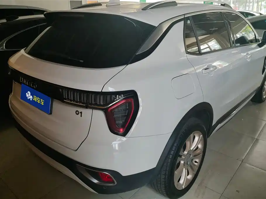 Lynk & Co 01 2017 2.0T 2WD Pro Version фото 3