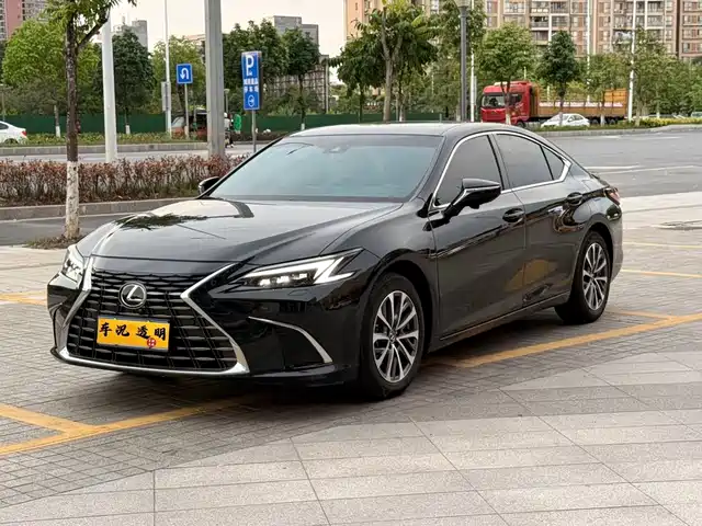  Lexus Lexus ES 2025 300h Ultimate Edition