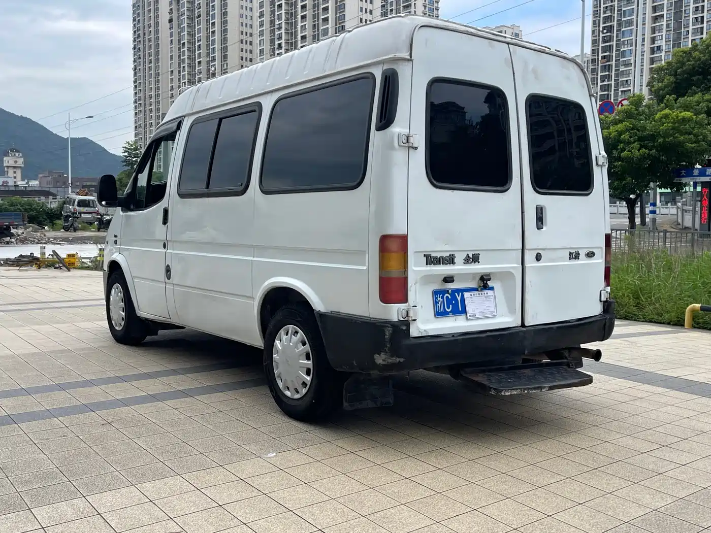Ford Classic Transit 2012 2009 Model 2.8T Diesel Multi-purpose Short Wheelbase Medium Roof JX493ZLQ3A