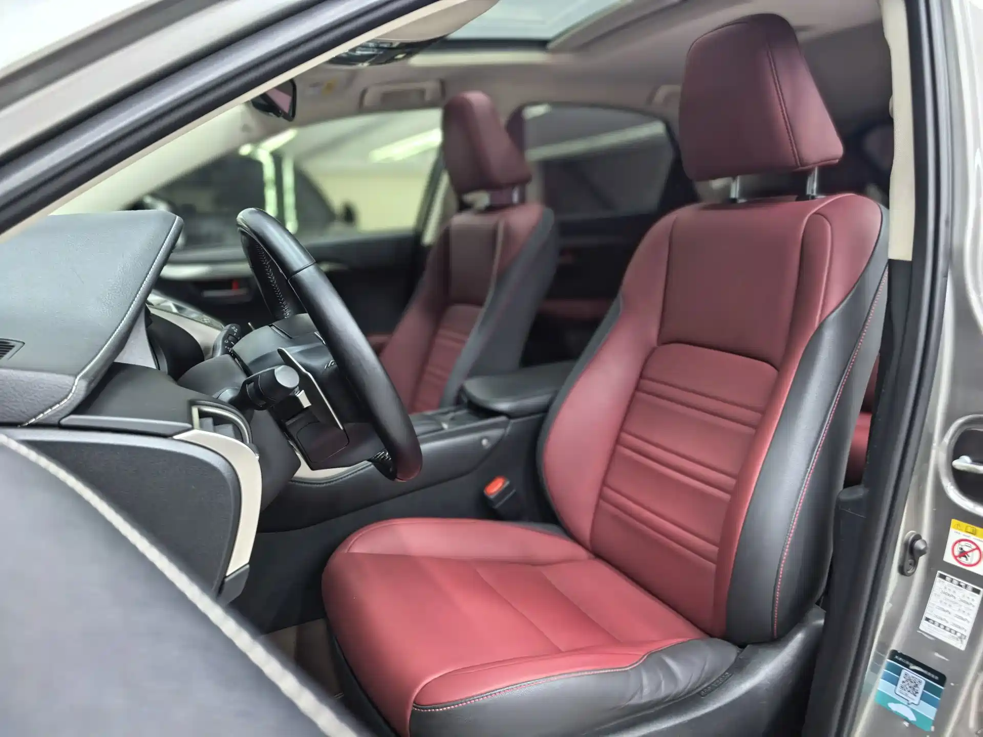 Фото 29 - Lexus NX