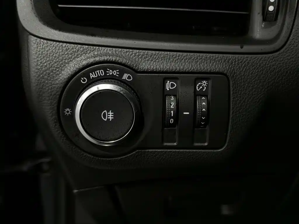 Photo 21 - Buick Envision Plus