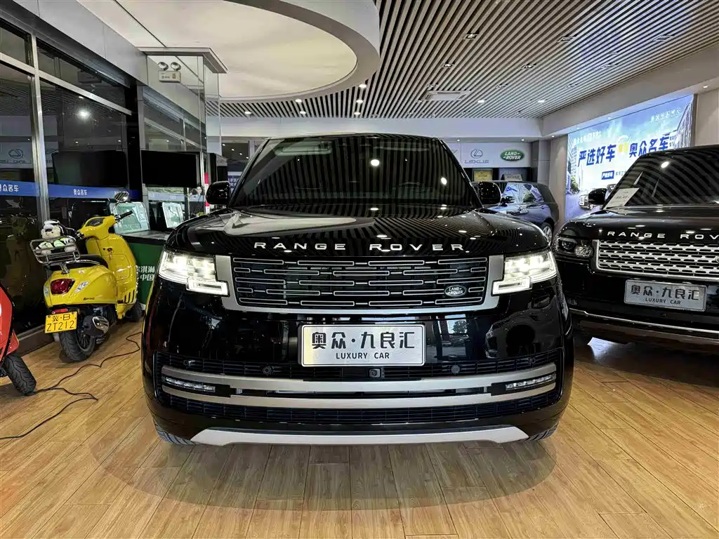 Land Rover Range Rover 2023 Facelift 3.0 L6 400PS Prosperity Extended Version фото 2