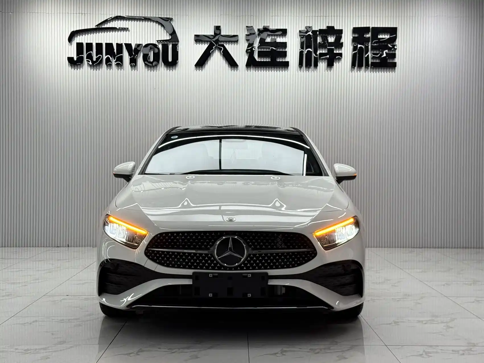 صورة 2 - Mercedes-Benz A-Class