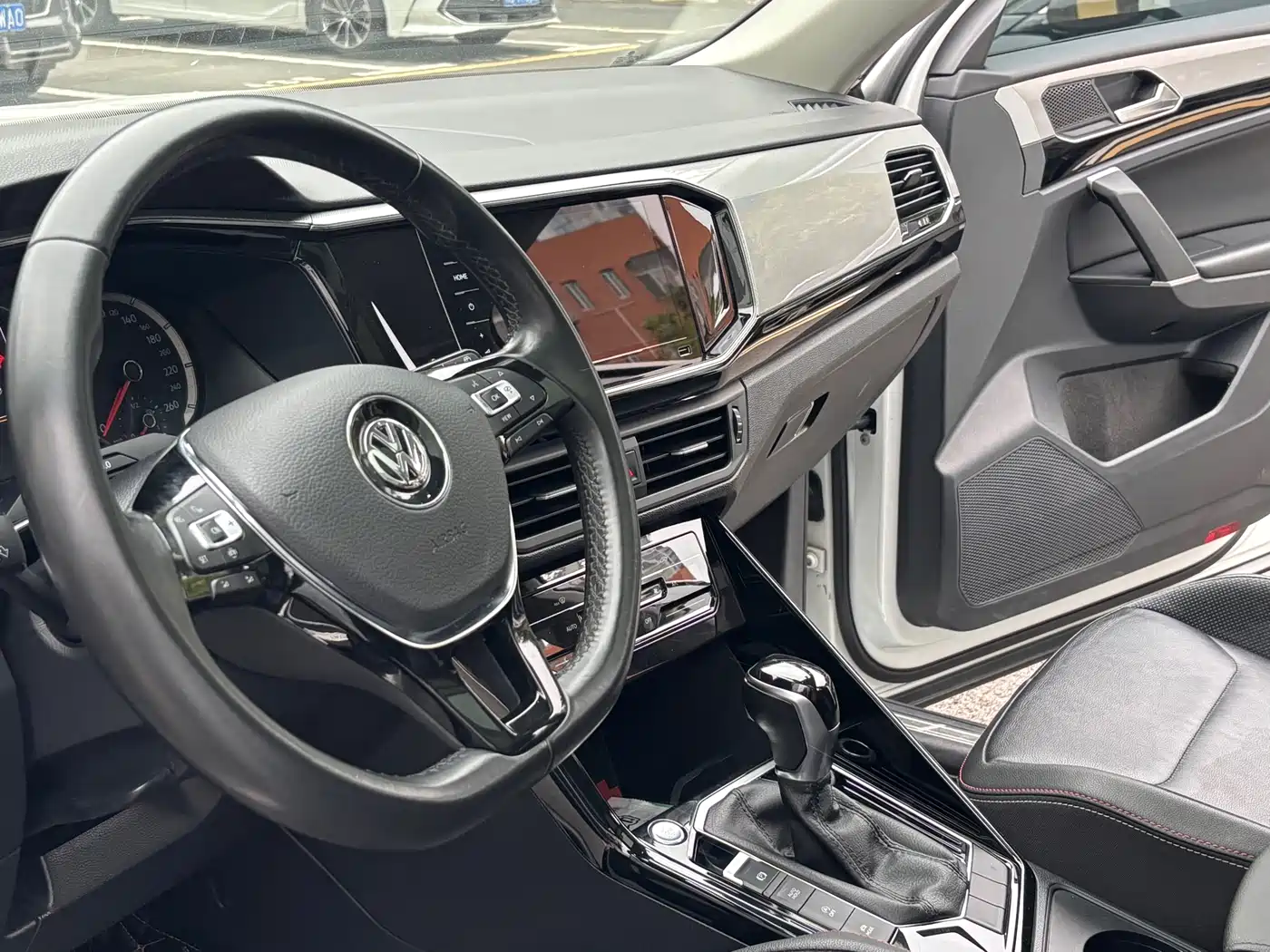 Volkswagen Tayron 2020 330TSI 2WD Luxury Smart Edition фото 10