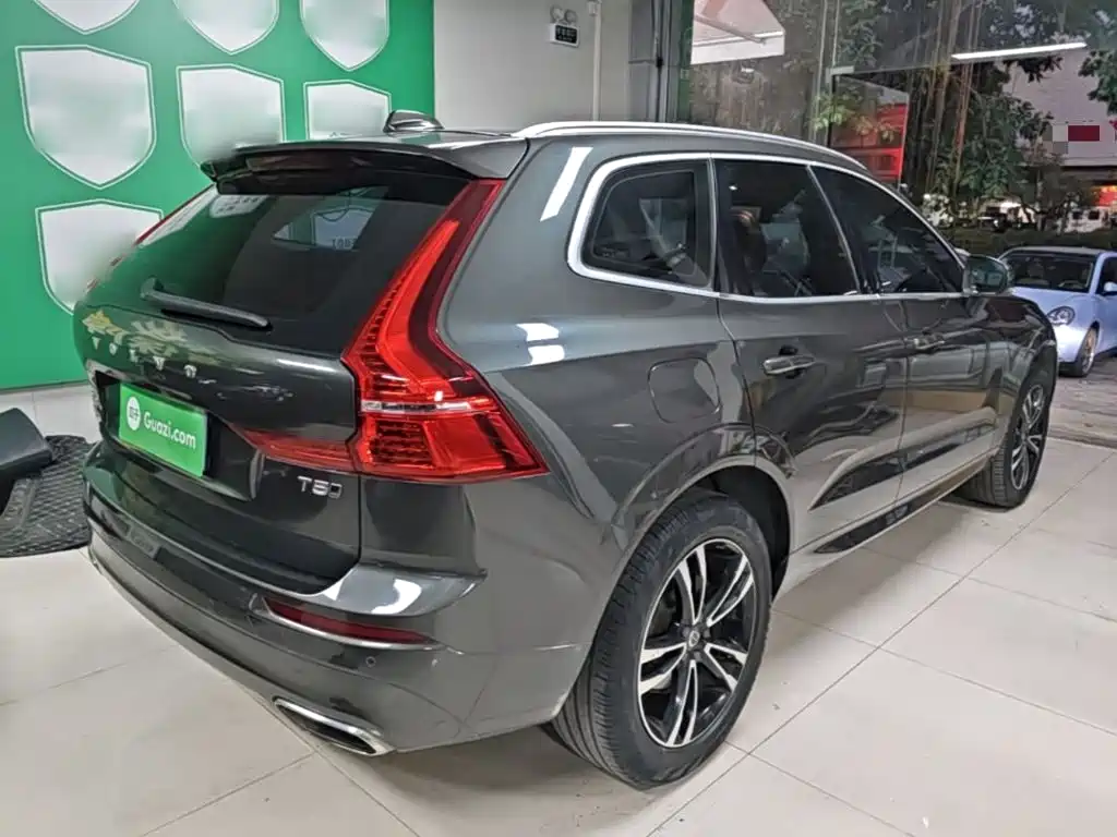 Фото 7 - Volvo XC60
