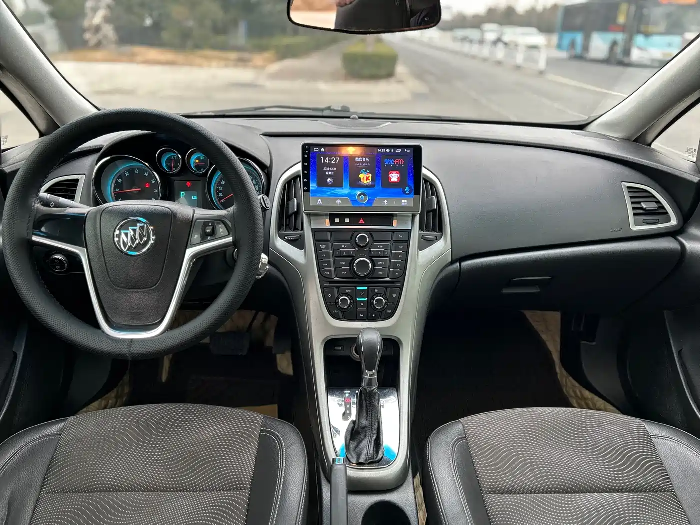 Buick Excelle 2013 Model XT 1.6L Automatic Comfort фото 12