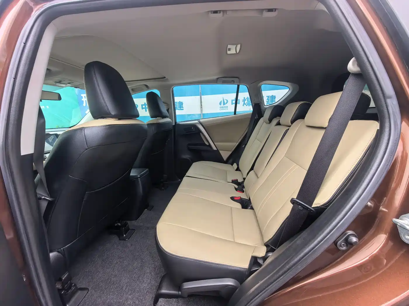 Toyota RAV4 Rongfang 2015 2.0L CVT 2WD Trend Edition фото 6