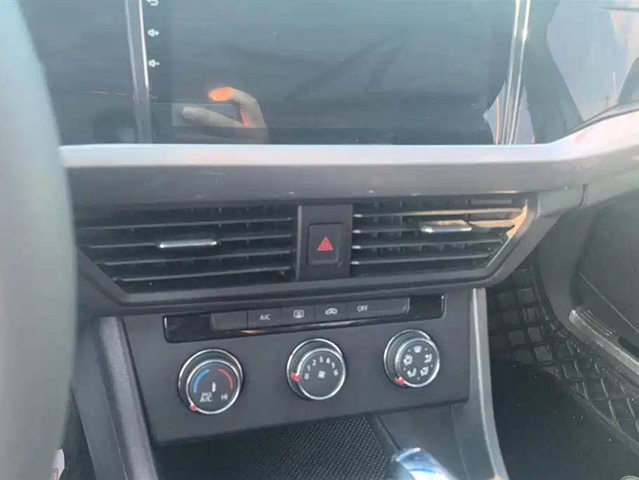 Volkswagen Bora 2020 1.5L Automatic Comfort фото 13