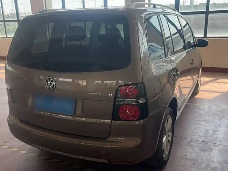 Volkswagen Touran 2016 2015 1.4T DSG Comfort Edition 5-seater