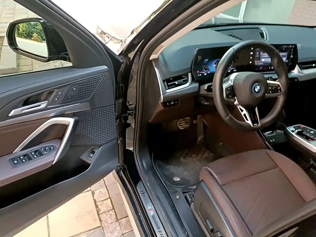 BMW iX1 2024 2023 eDrive25L M Sport Package