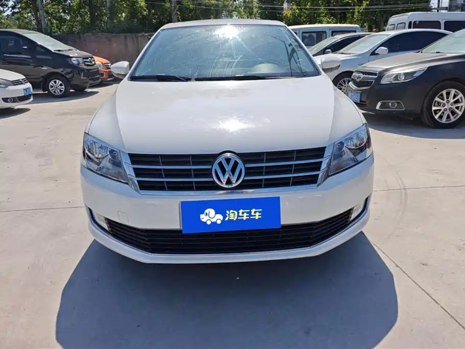 Volkswagen Lavida 2013 Facelift Classic 1.6L Automatic Comfort фото 2