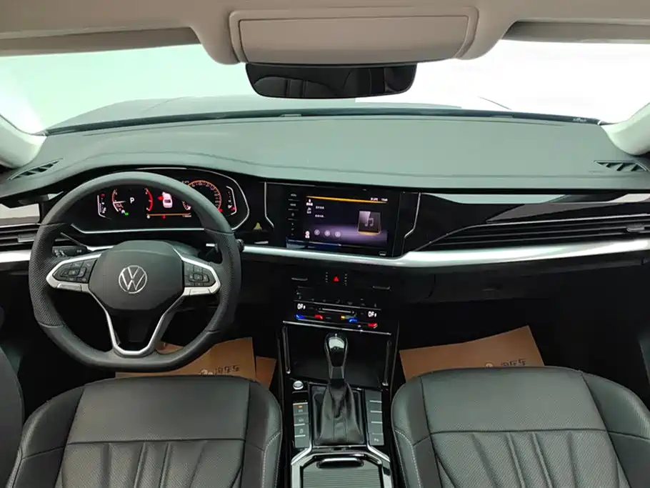 Volkswagen Passat 2025 Outstanding 330TSI Elite Edition фото 12