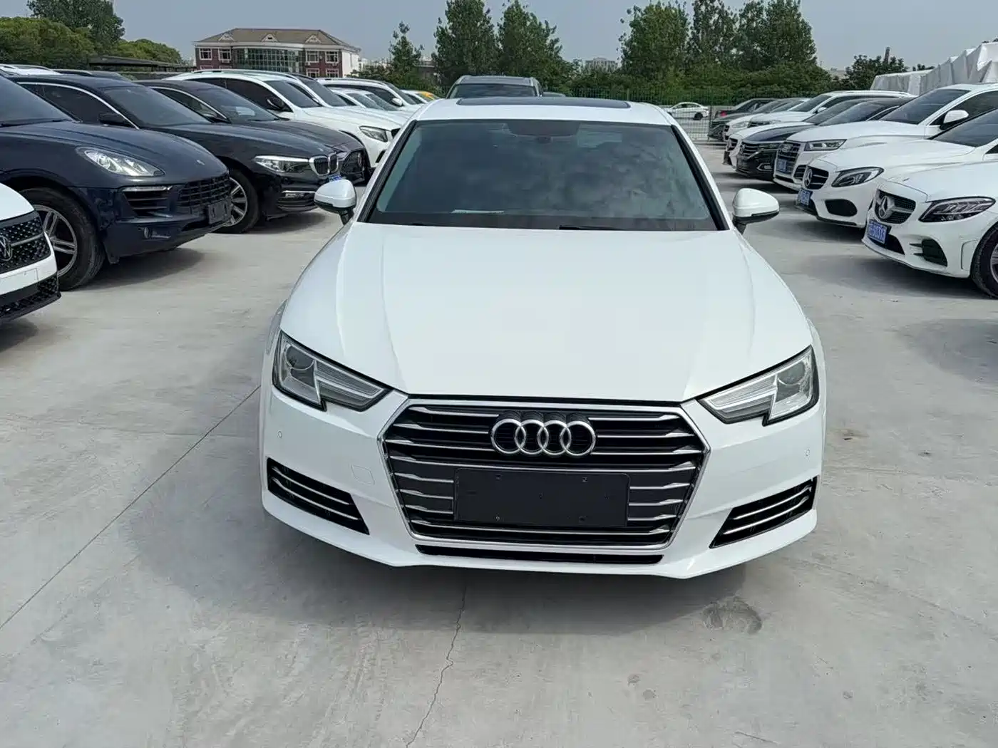 Audi A4L 2018 30th Anniversary 40 TFSI Progressive
