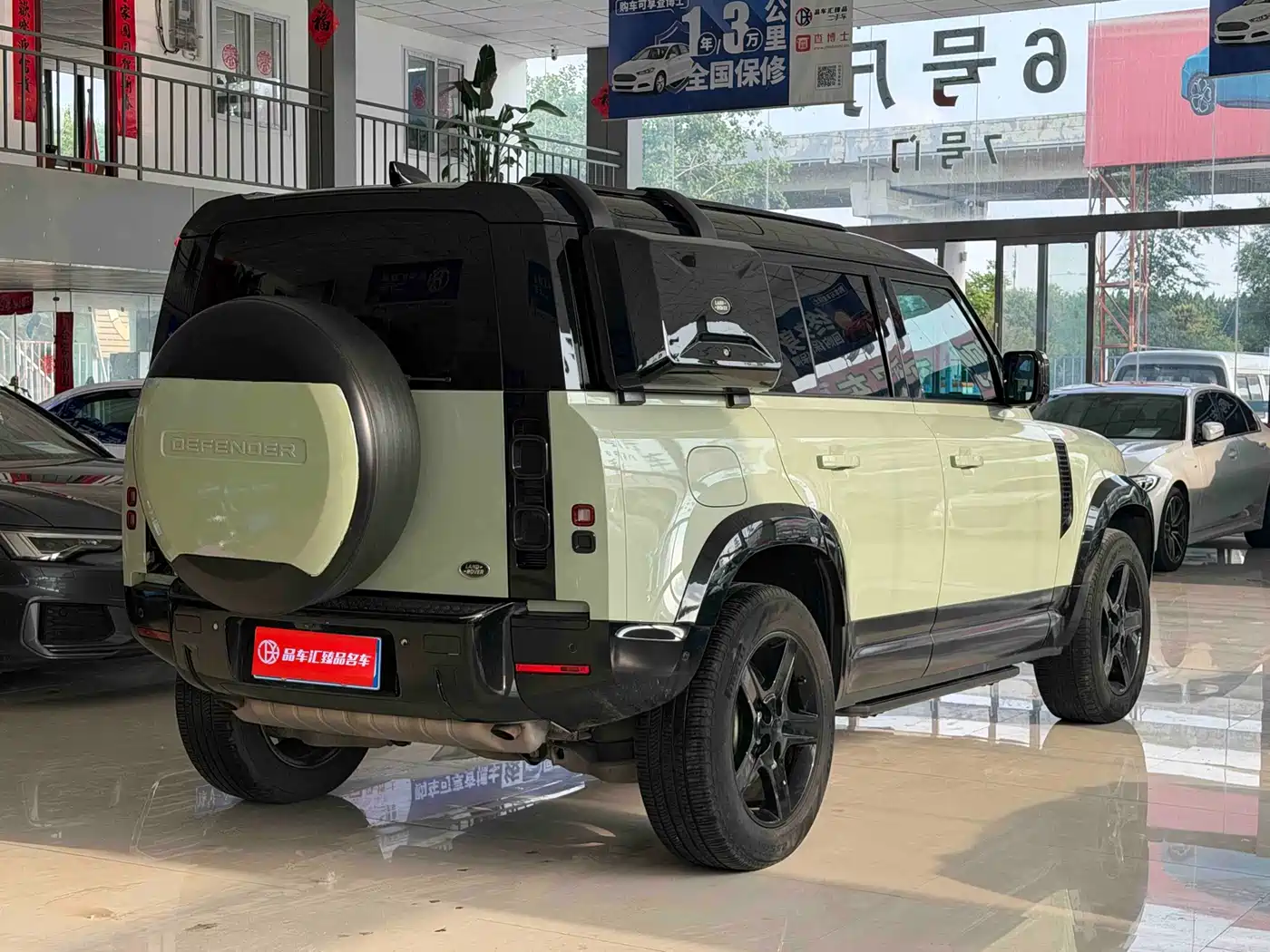 Land Rover Defender 2020 Model 110 P400 HSE фото 10