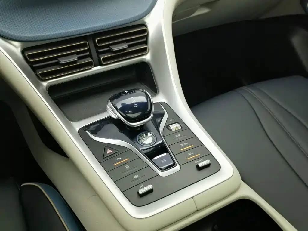 Photo 13 - BYD Song Pro
