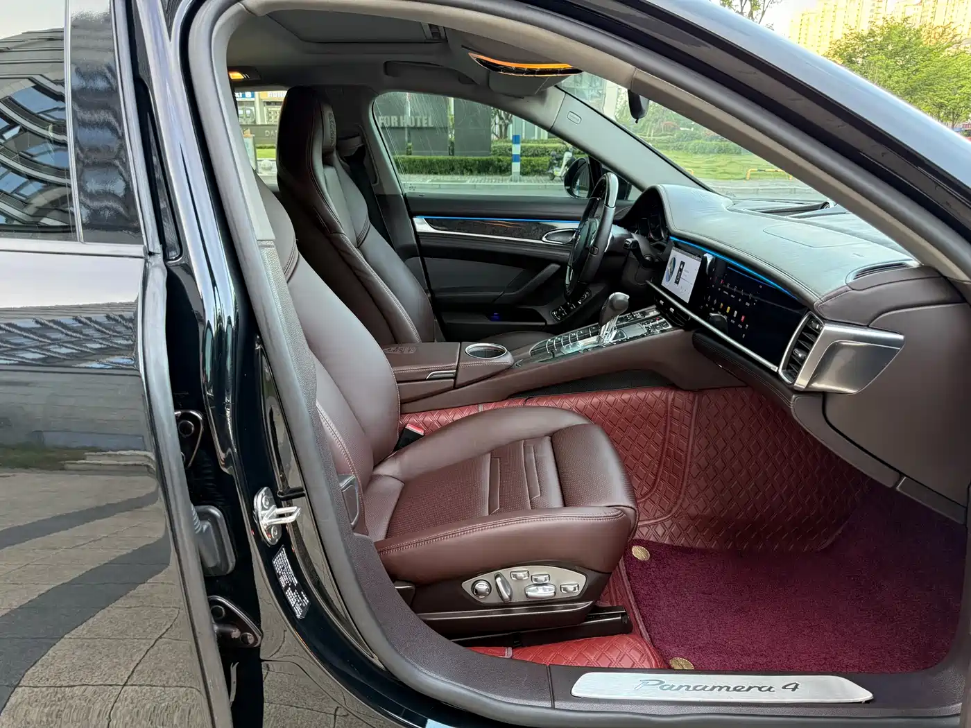 Porsche Panamera 2010 Panamera 4 3.6L фото 8