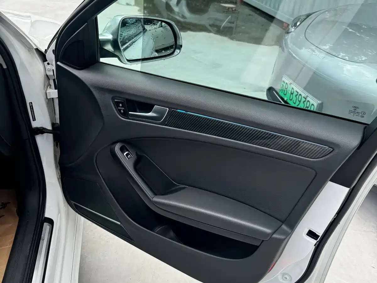 Фото 9 - Audi A4L