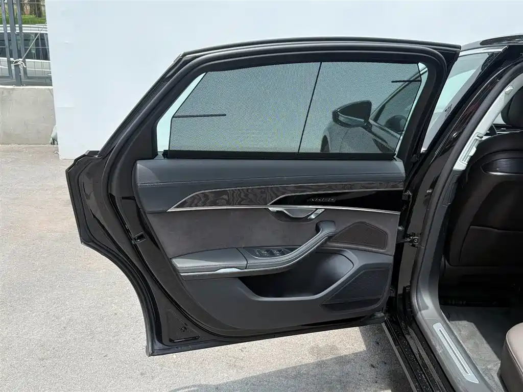Audi A8 2025 A8L 50 TFSI quattro Exclusive Selection фото 11