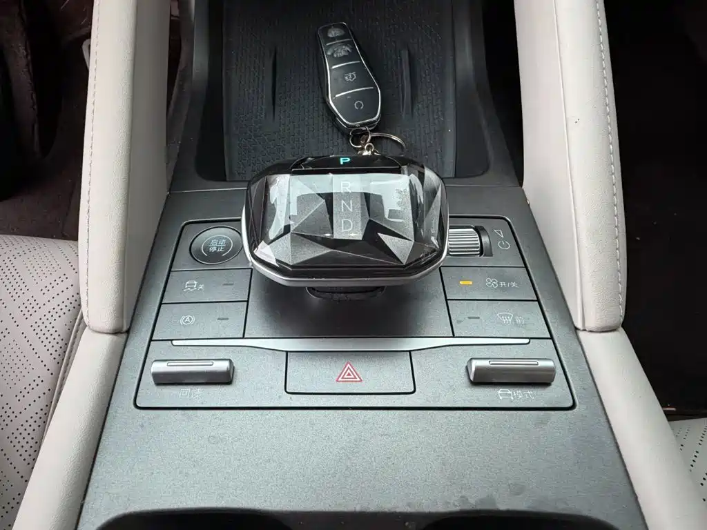 BYD Yuan UP 2025 2024 401KM Leading Edition