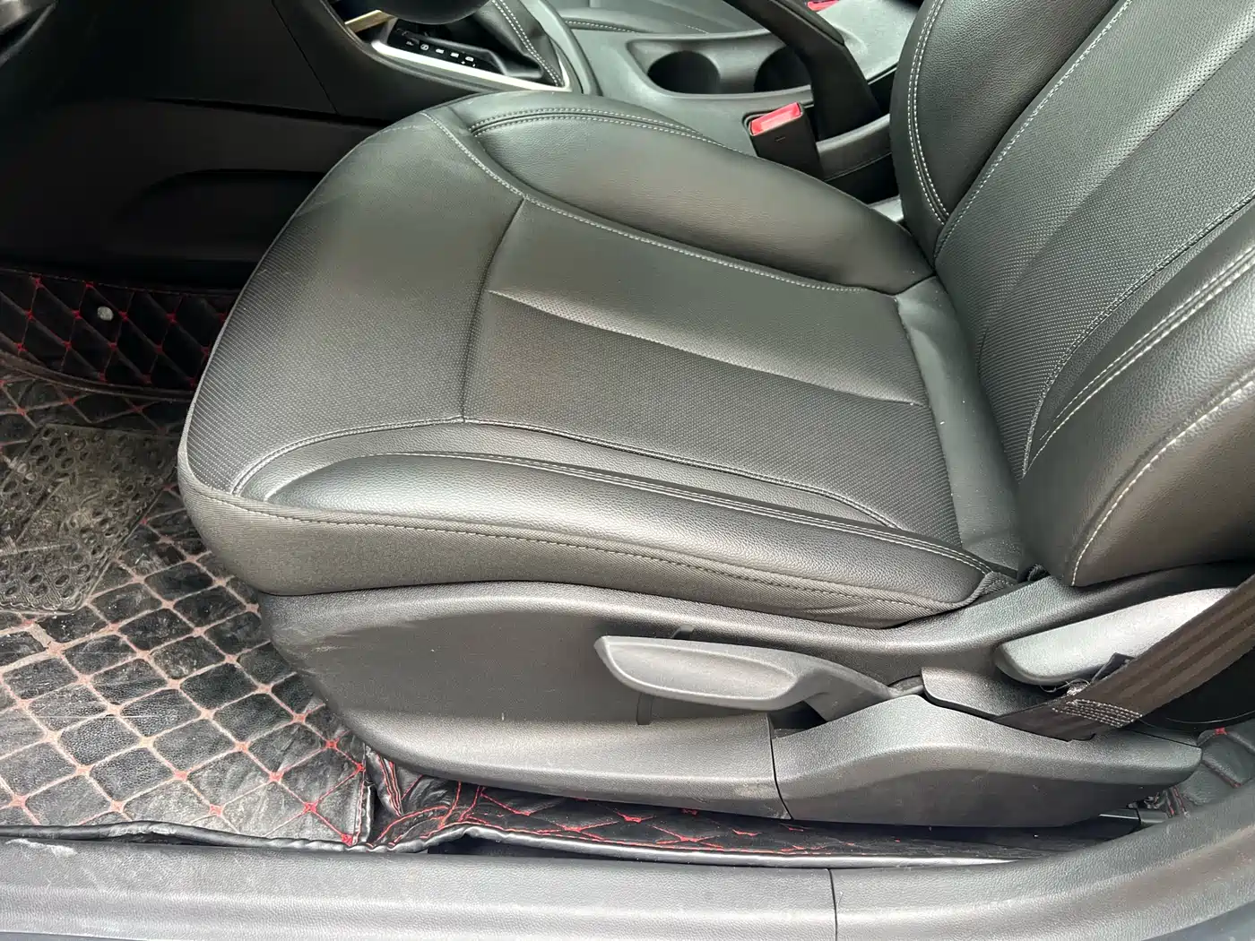 Buick Excelle 2021 Facelift 1.3T Auto Mild Hybrid Progressive фото 10