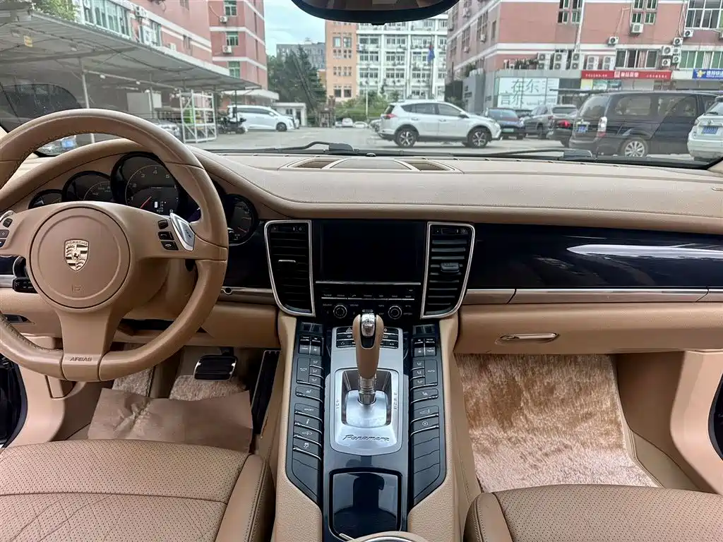 Porsche Panamera 2013 Panamera Platinum Edition 3.6L фото 9