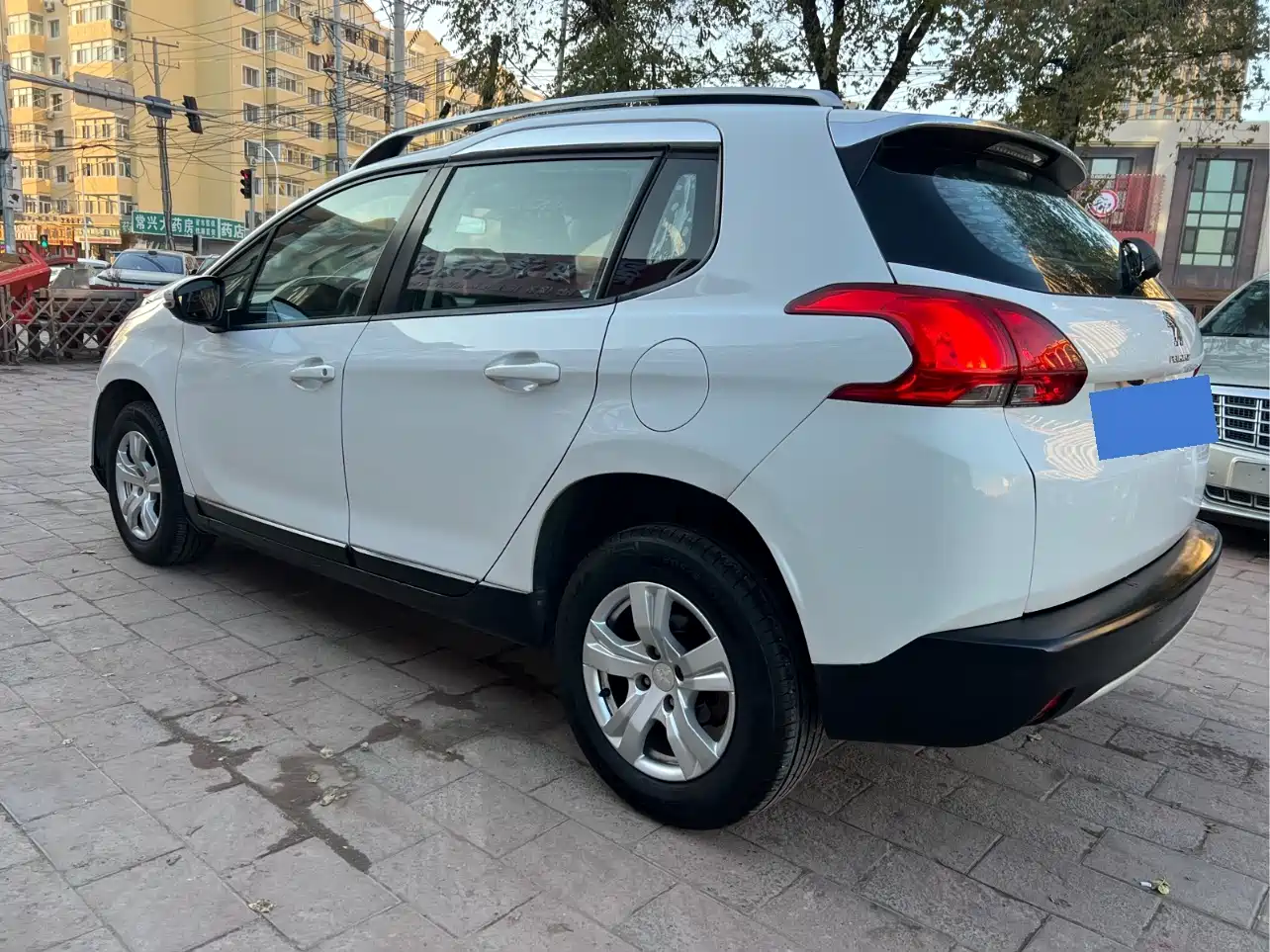 Peugeot 2008 2014 1.6L Automatic Excellence Edition фото 5