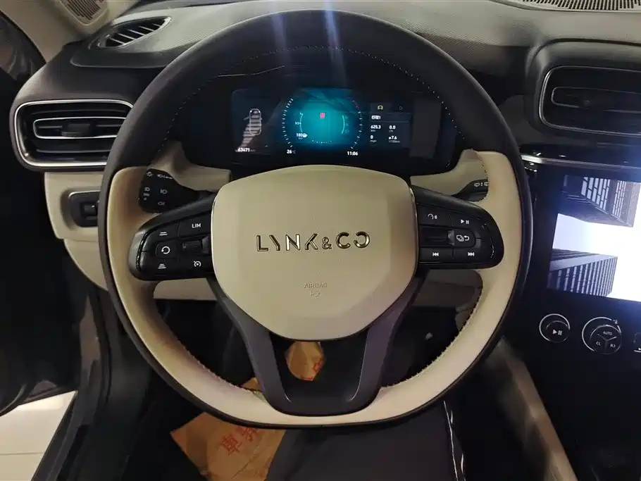 Lynk & Co 02 2019 1.5T DCT 2WD Shine Edition China VI фото 15