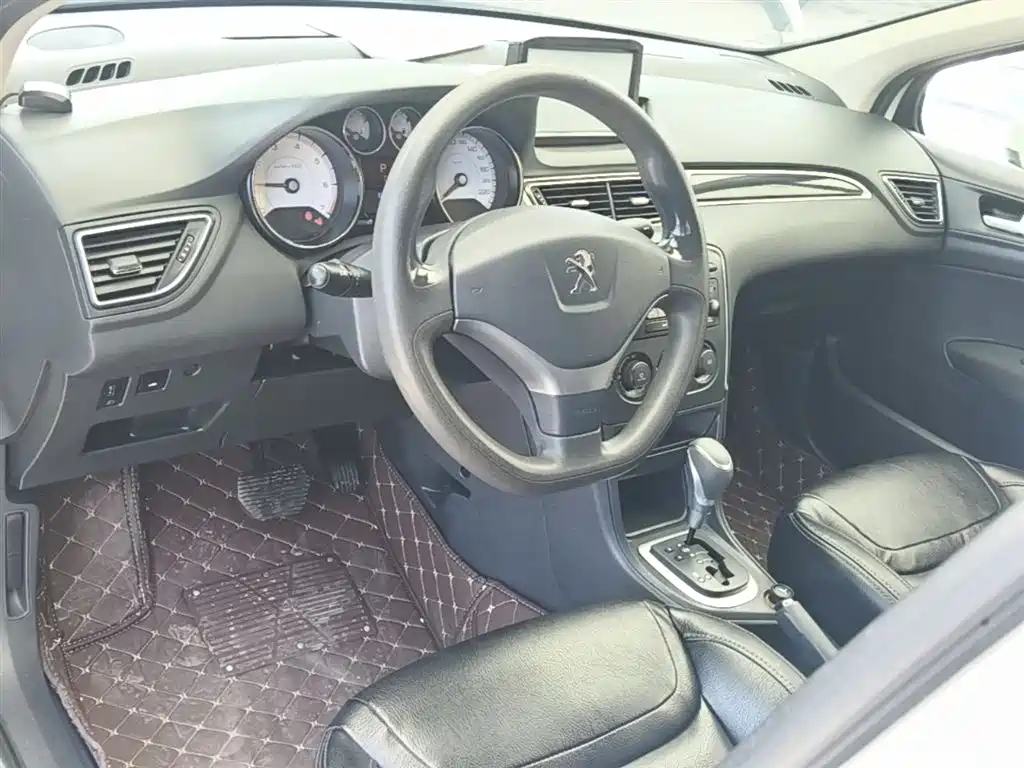Peugeot 308 2014 Model Joy Edition Classic 1.6L Automatic Superior Style фото 10