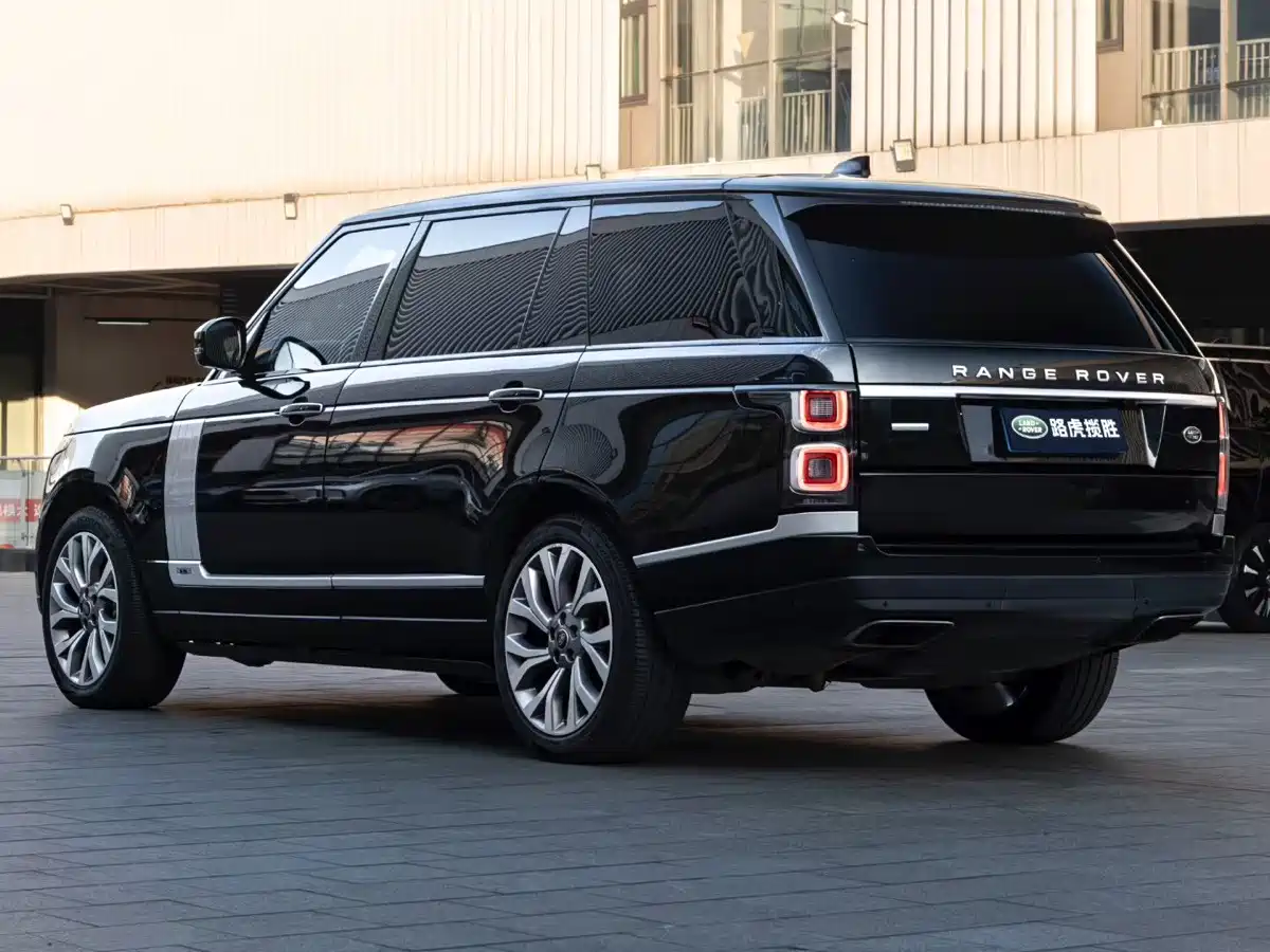Photo 7 - Land Rover Range Rover