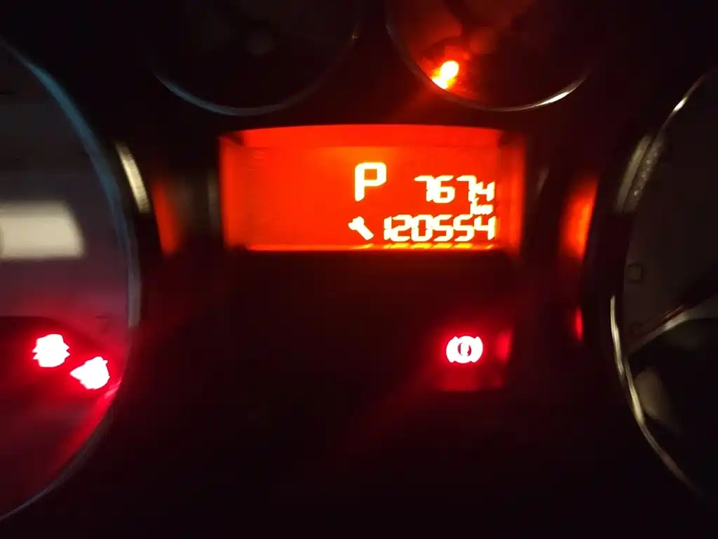 Peugeot 408 2013 2.0L Automatic Comfort Edition фото 5