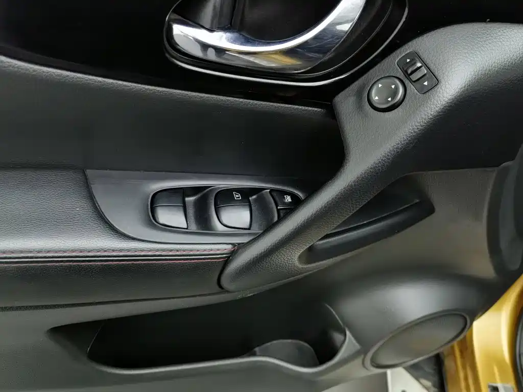 Фото 9 - Nissan Qashqai