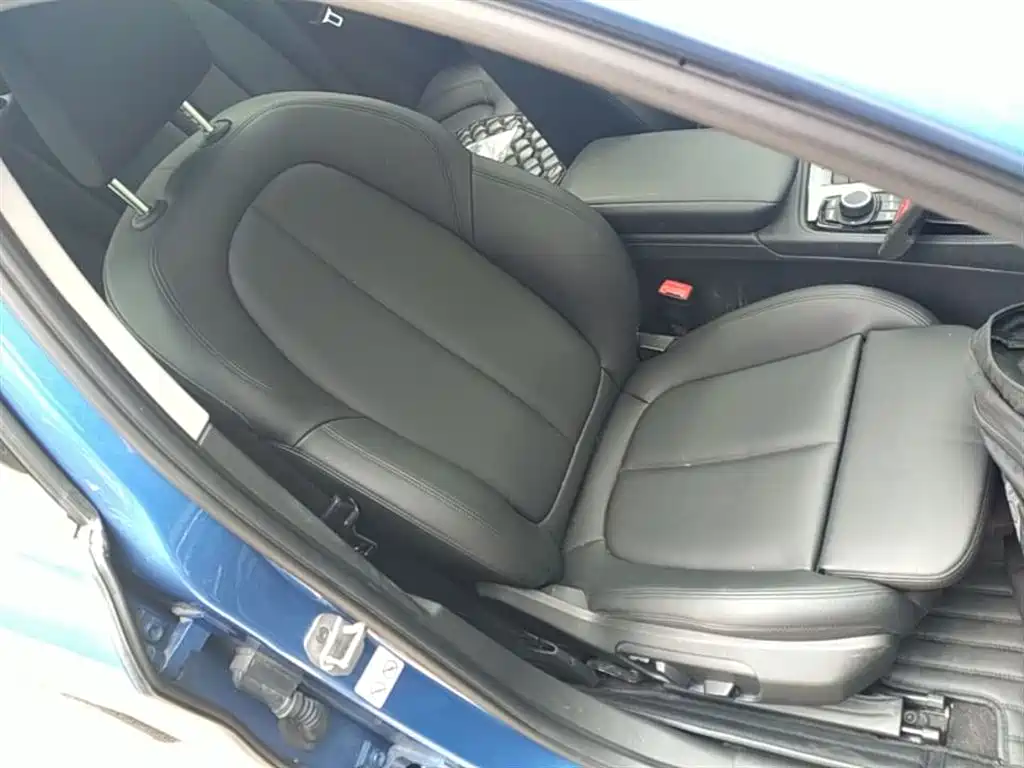 BMW 1 Series 2017 118i Sport фото 25