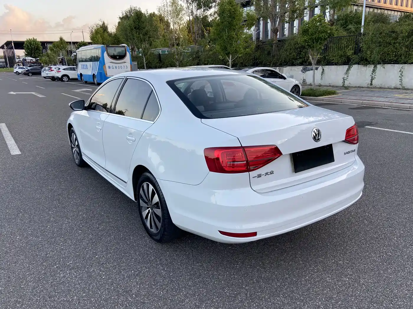 Фото 6 - Volkswagen Sagitar
