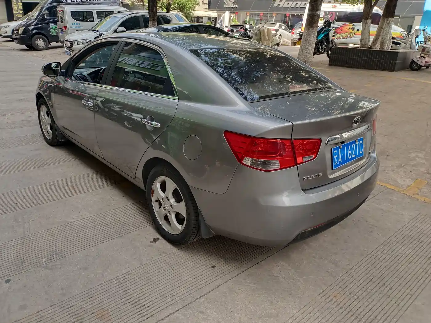 Kia Forte 2009 1.6L MT GLS фото 20