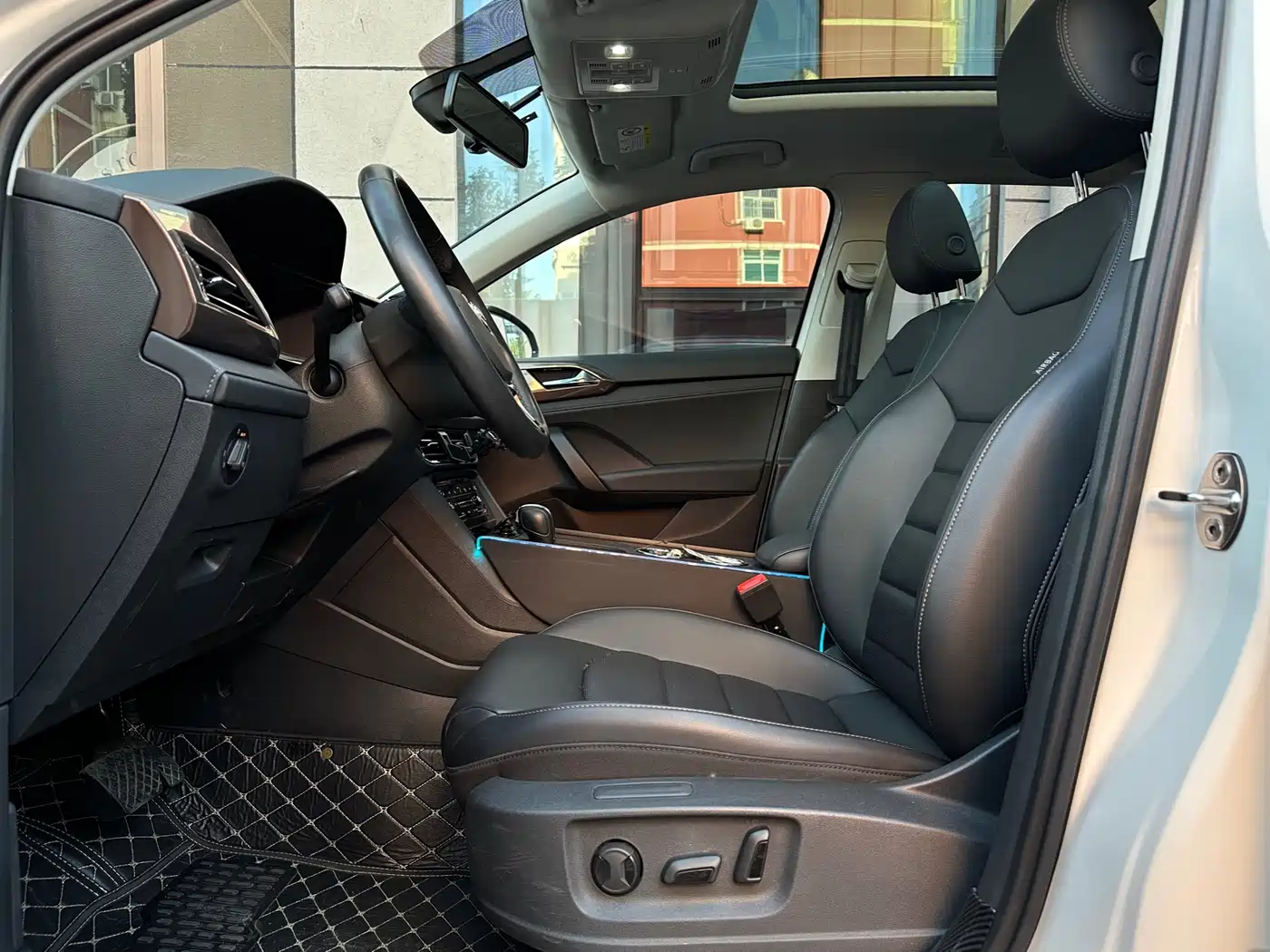 Volkswagen Tharu 2022 280TSI FWD Luxury Edition фото 15