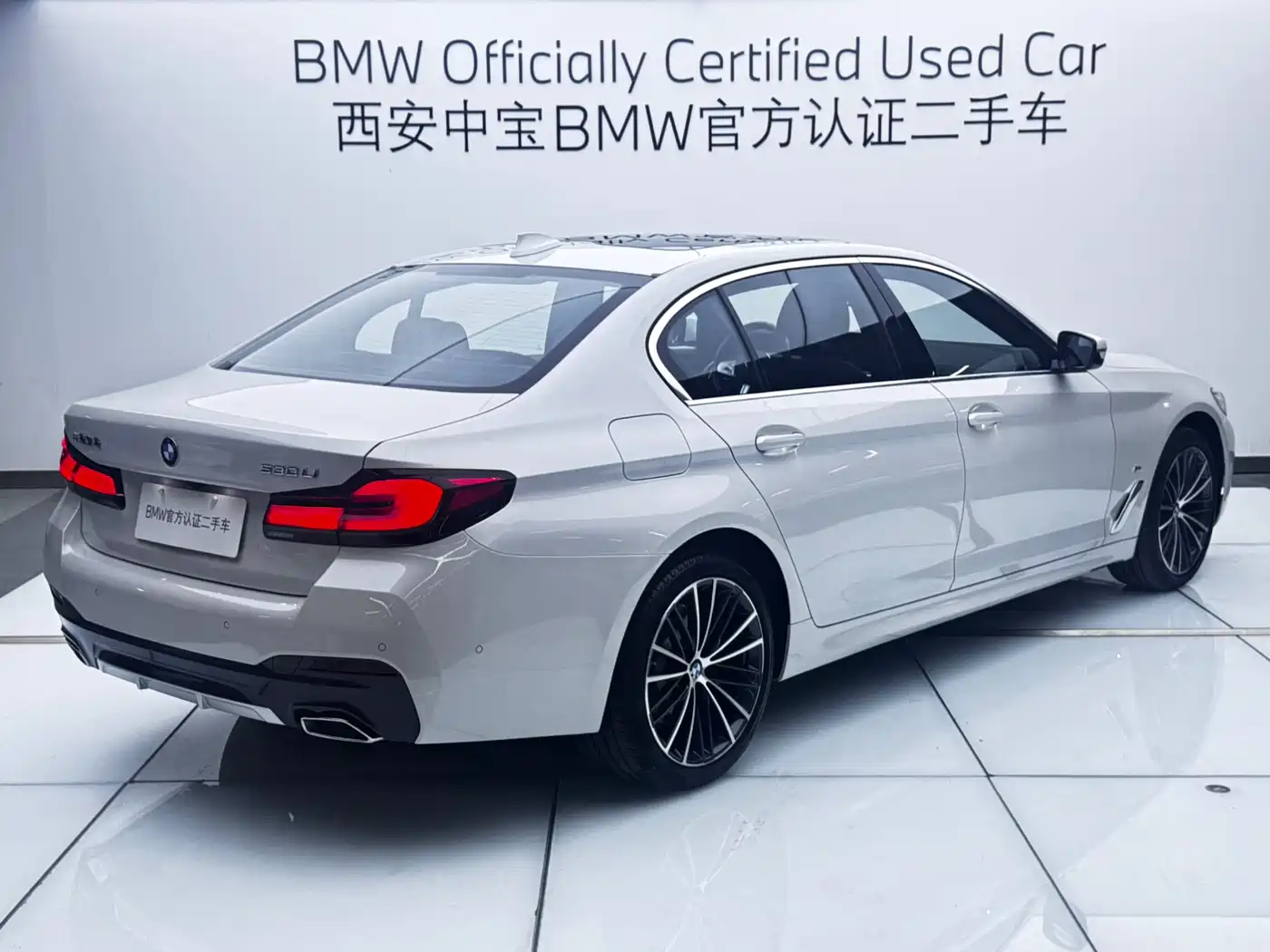 BMW 5 Series 2023 530Li Leading M Sport Package фото 5