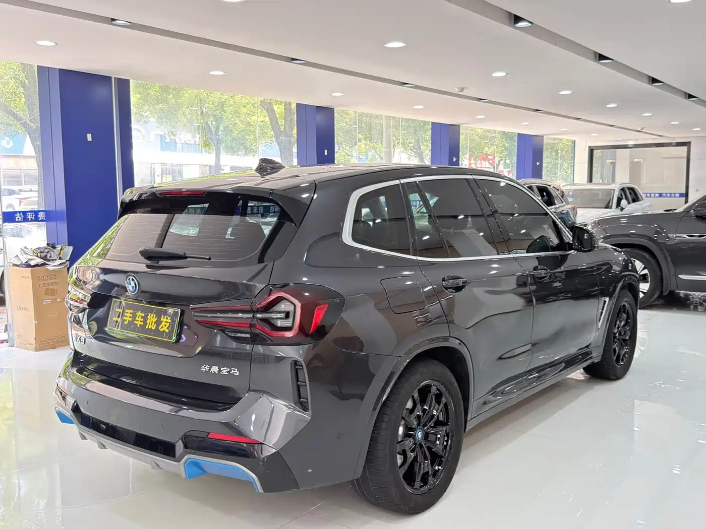 BMW iX3 2022 Leading Edition фото 7