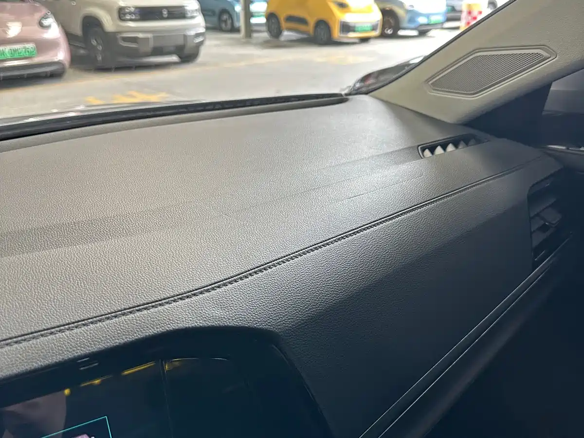 Volkswagen Sagitar 2022 280TSI DSG Surpassing Edition фото 25