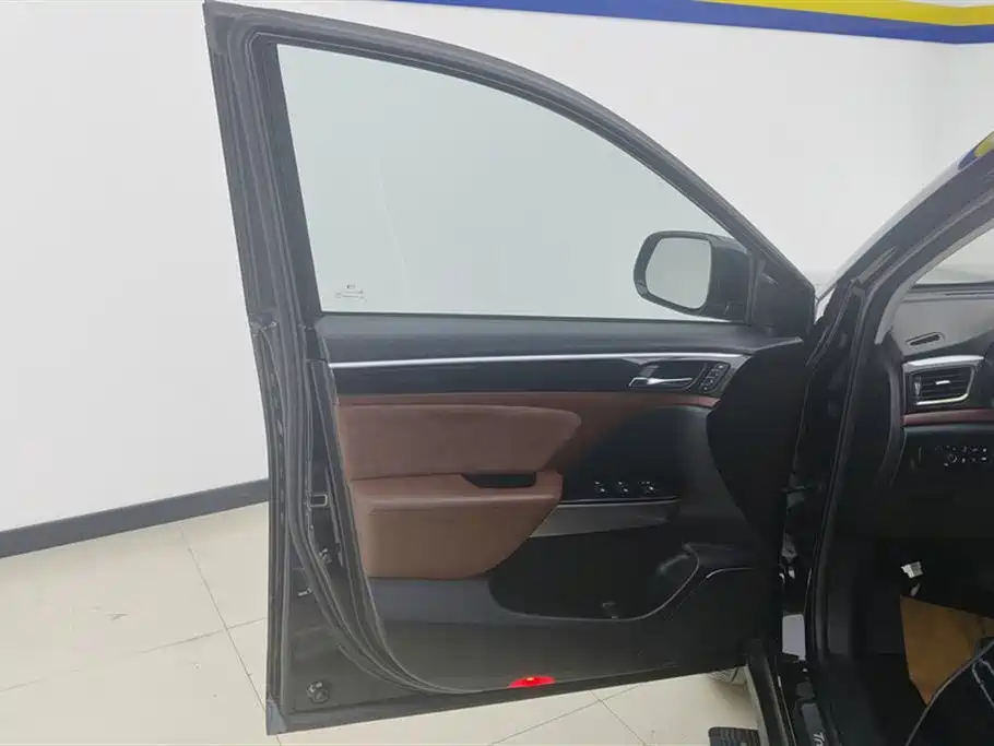 GAC Trumpchi Trumpchi GS8 2017 320T AWD Luxury Smart Connect (7-Seater) фото 7