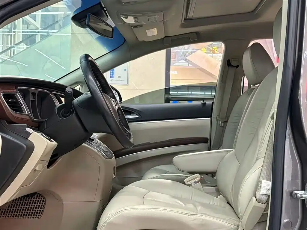 Buick GL8 2017 25S Luxury China V фото 9