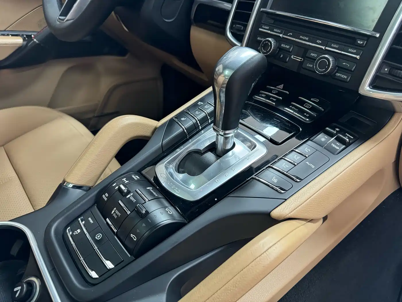Porsche Cayenne 2015 Cayenne 3.0T фото 37