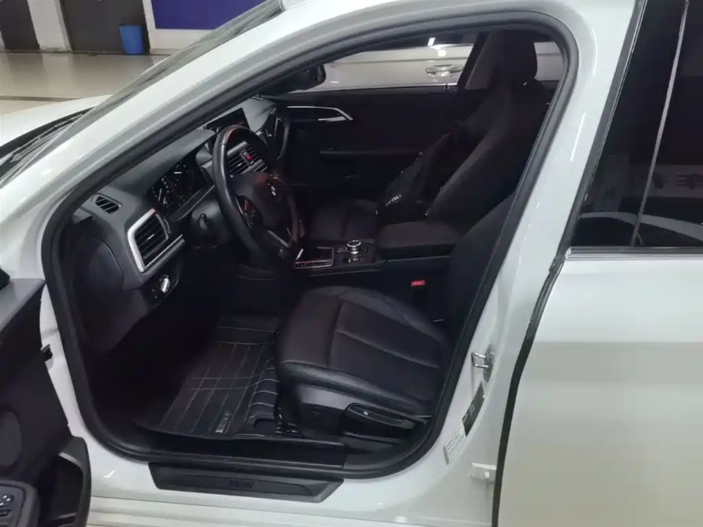 BMW 1 Series 2019 118i Fashion Edition фото 15