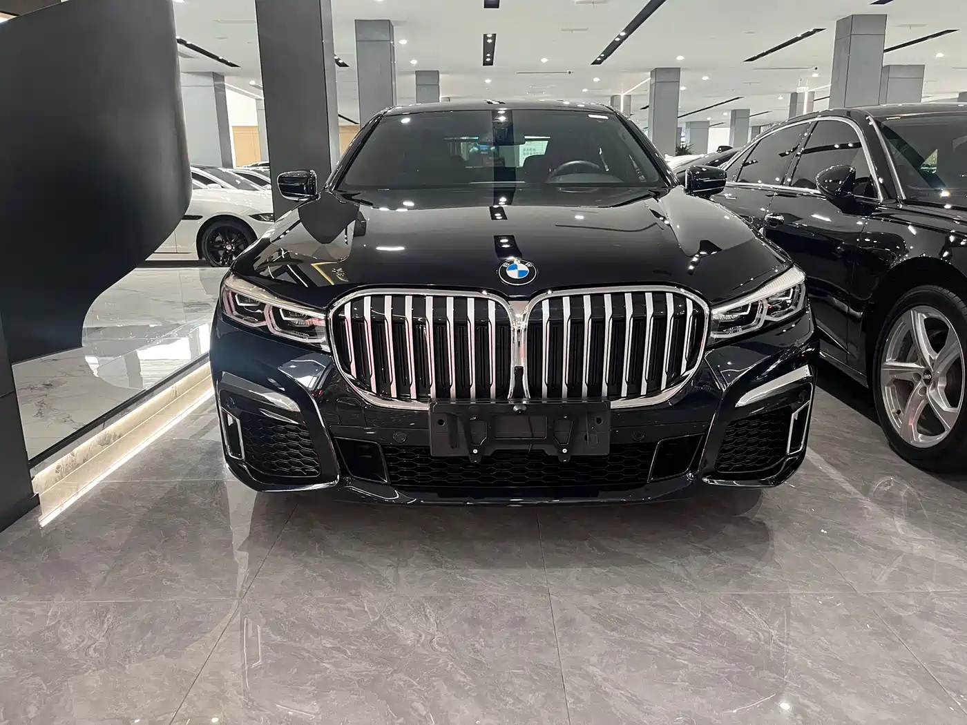 BMW 7 Series 2021 Model 730Li M Sport Package фото 2