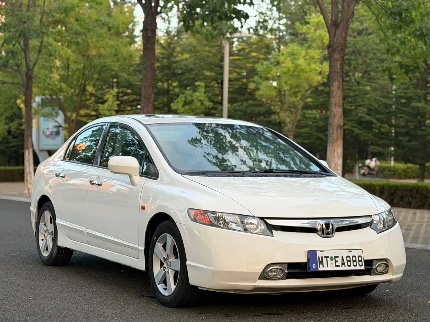 Фото 3 - Honda Civic