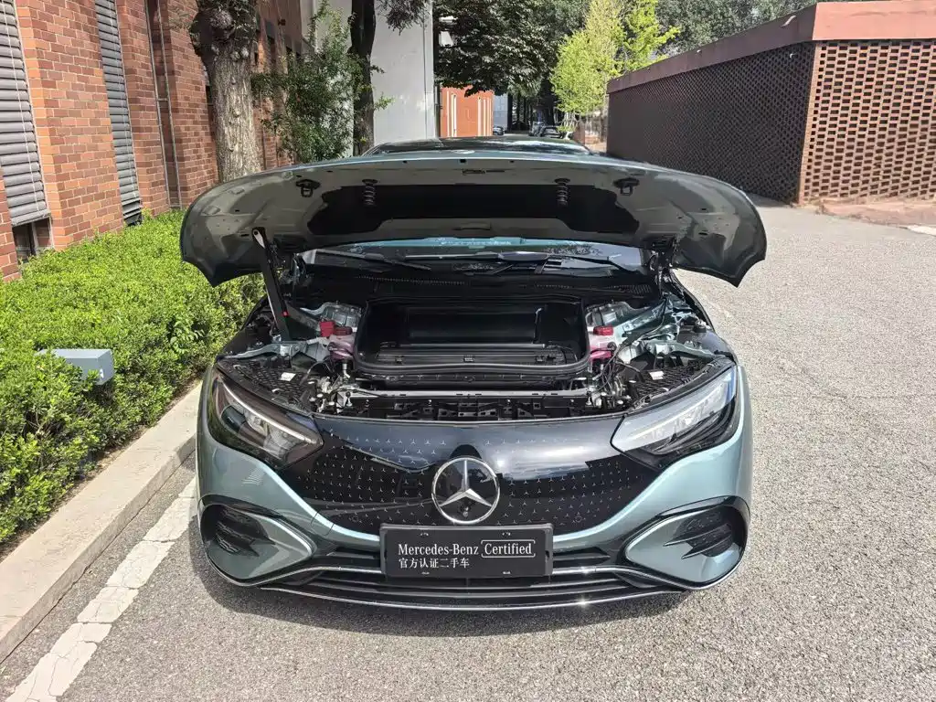 Mercedes-Benz EQE 2025 2025 Model 500 4MATIC Luxury Edition