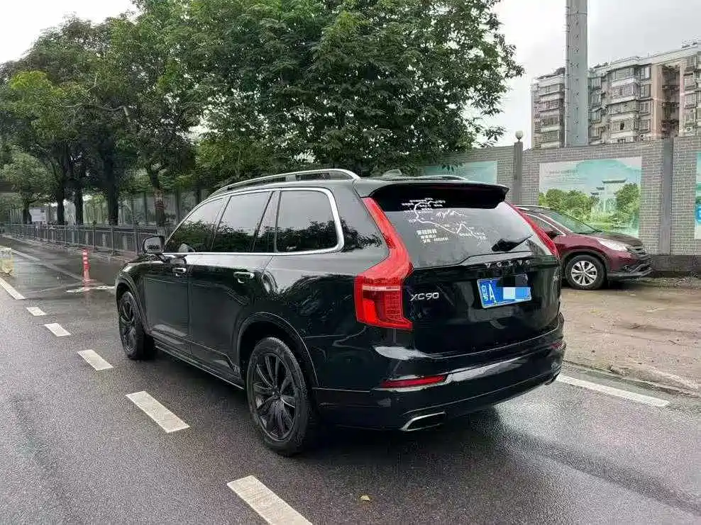 Фото 5 - Volvo XC90