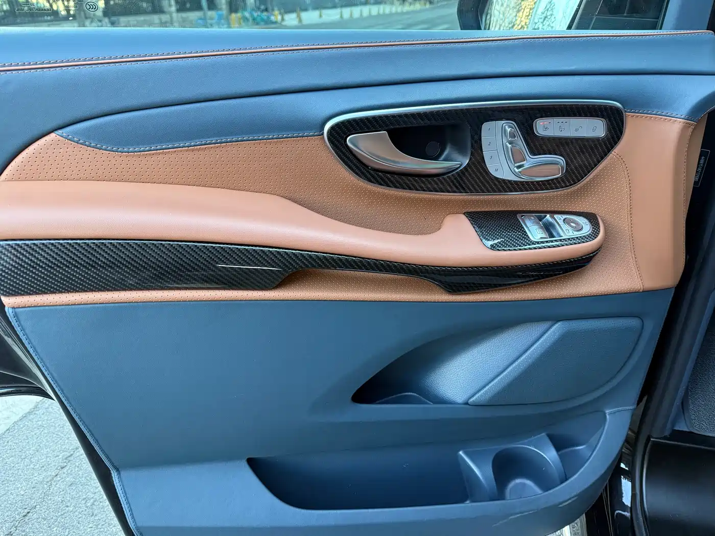 Mercedes-Benz V-Class 2022 V 260 L Long Wheelbase Luxury Edition фото 6