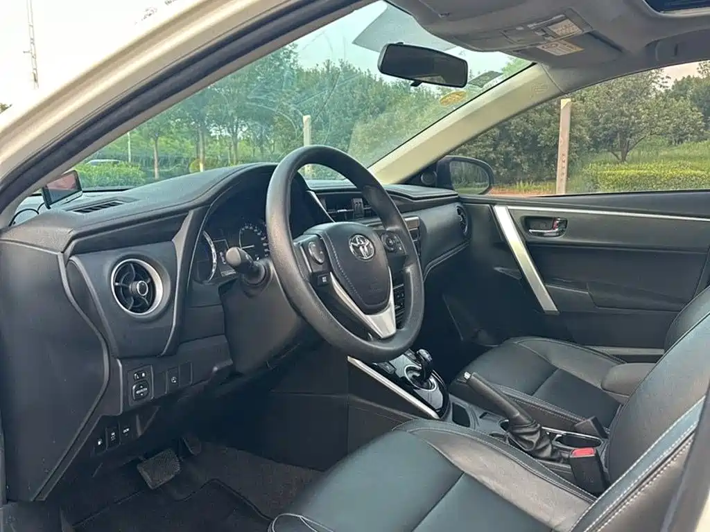 Toyota Corolla Twin Engine E+ 2020 2019 1.8L E-CVT Luxury Edition