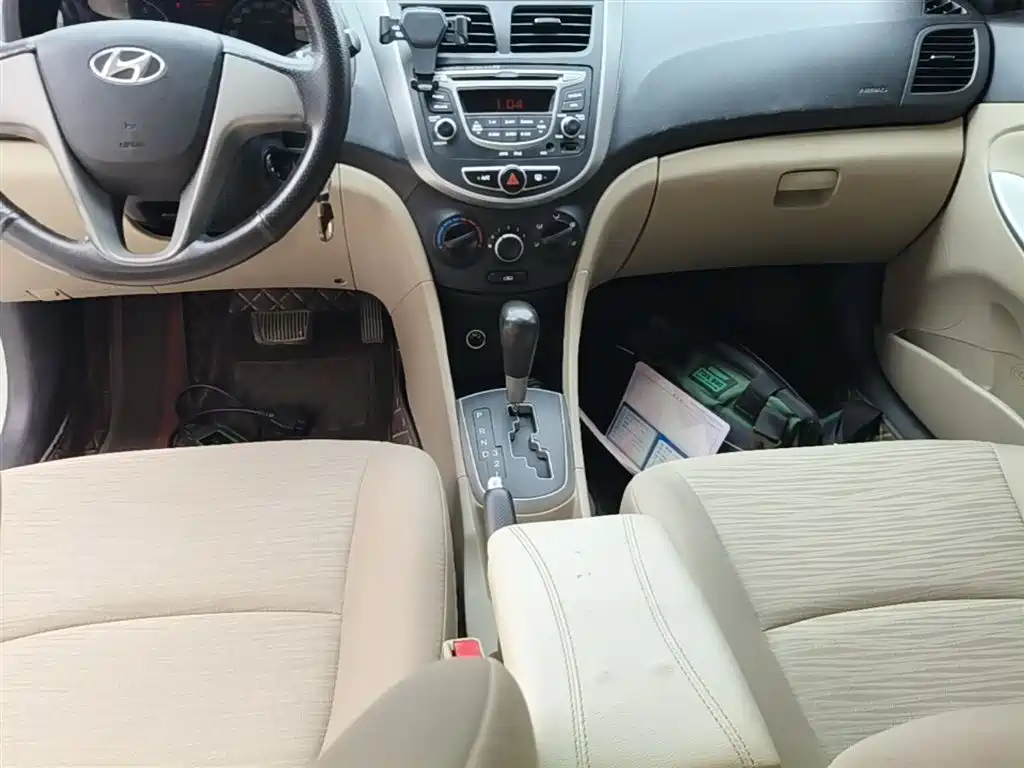 Hyundai Verna 2014 1.4L Automatic Smart GLS фото 14