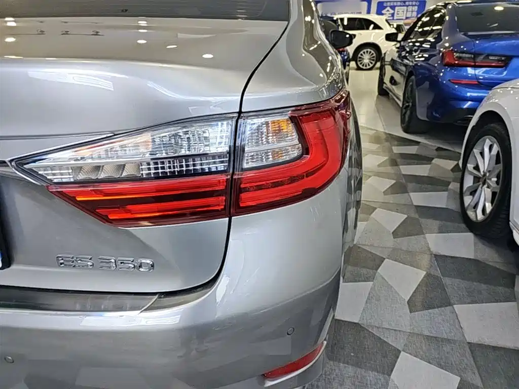 Lexus ES 2015 250 Elegance Edition фото 8